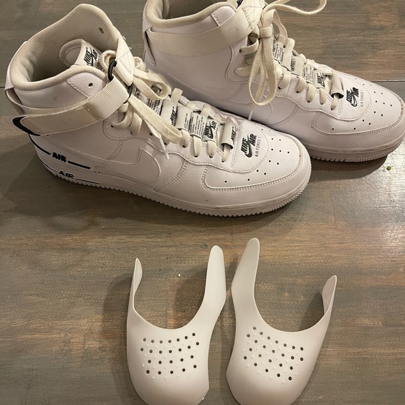 i’m selling White Airforce 1s in great condition - Picture 3 of 6